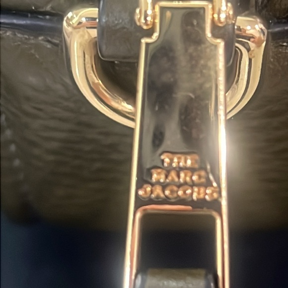 Marc Jacobs NWT Softshot with gold hardware and dusk bag. - Picture 6 of 11